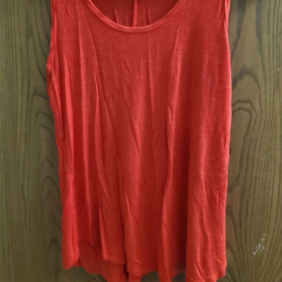LuLaRoe Tank Top - Picture 2 of 4